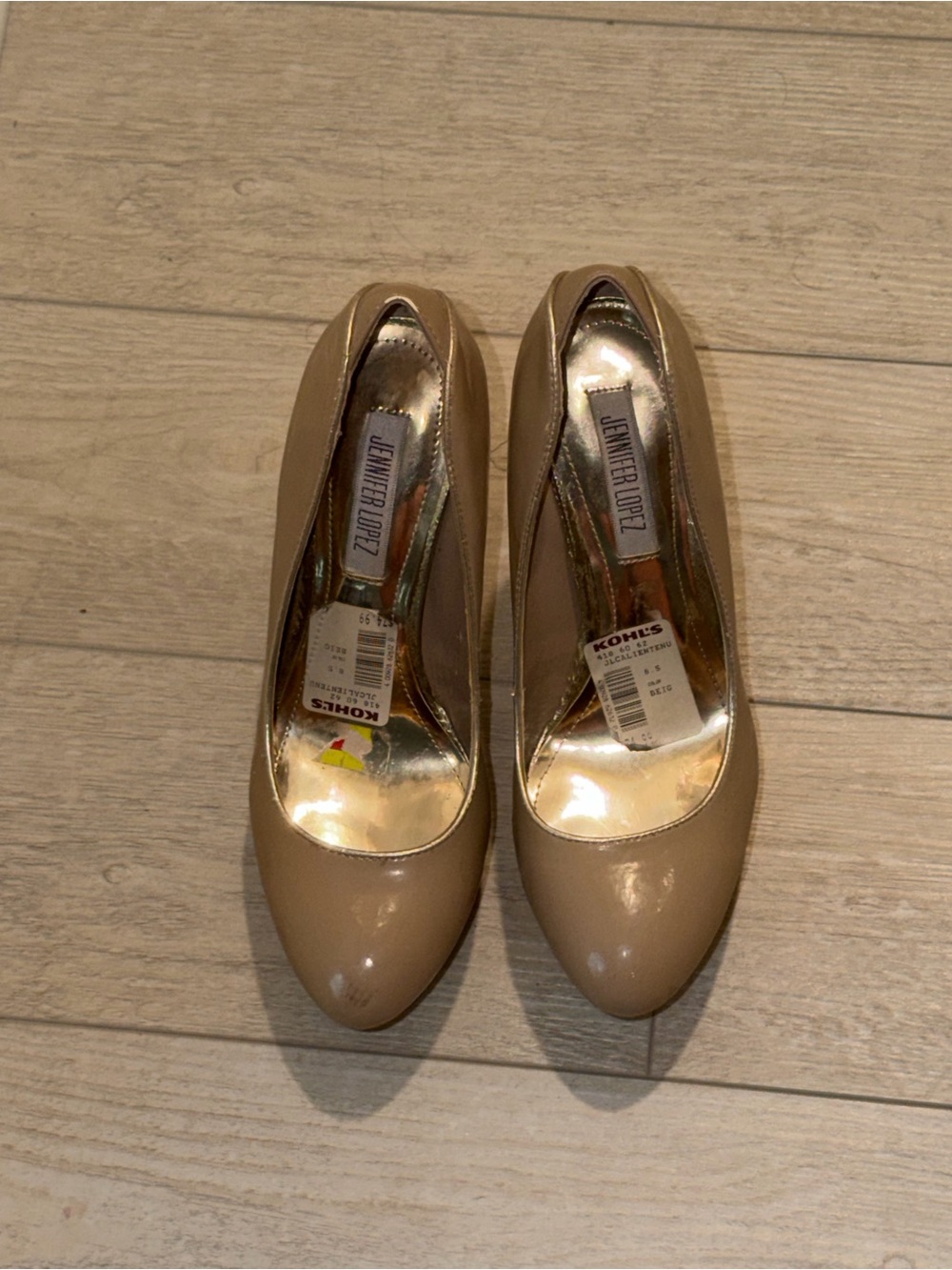 Jennifer Lopez Nude Patent Leather Round-Toe Pumps
